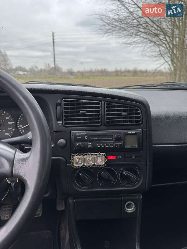 Универсал Volkswagen Passat 1994 в Заречном