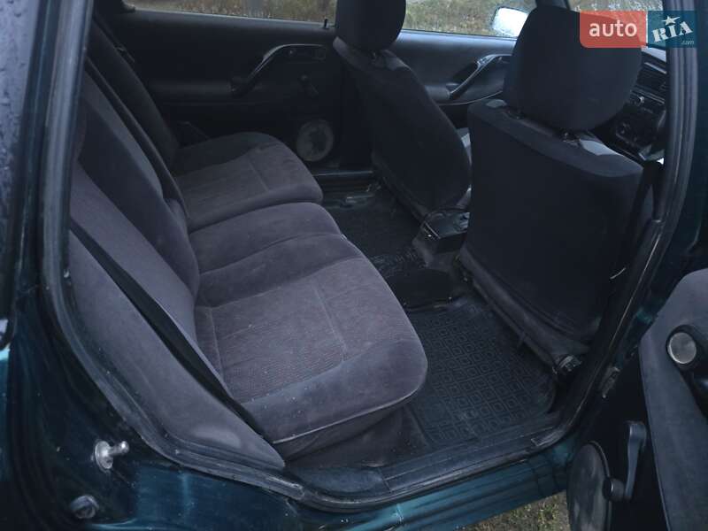 Універсал Volkswagen Passat 1995 в Сторожинці