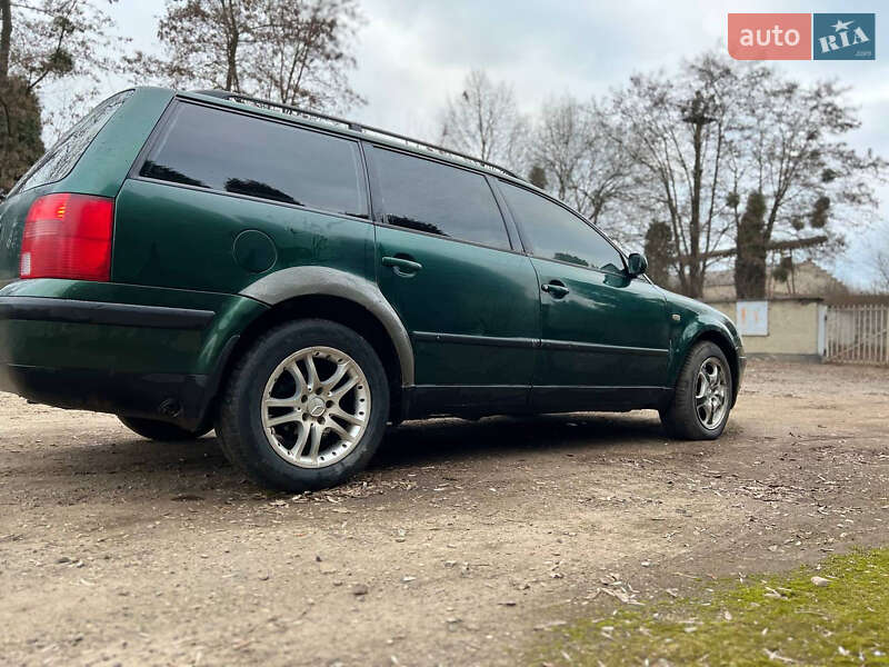 Седан Volkswagen Passat 1998 в Львове