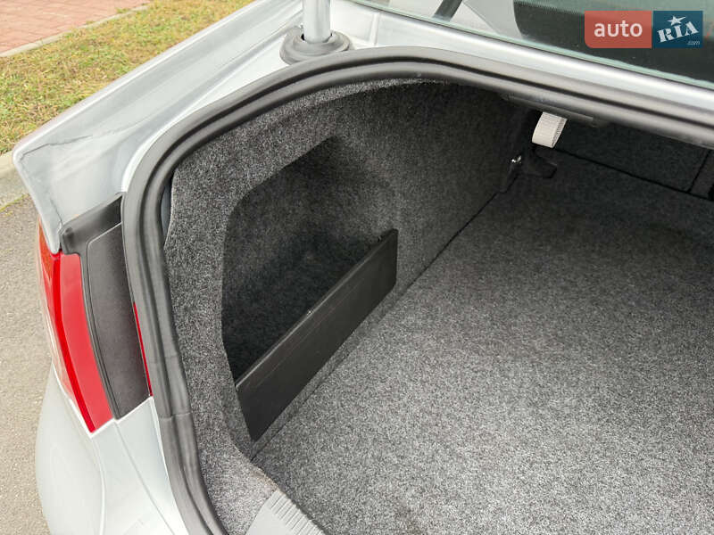 Седан Volkswagen Passat 2009 в Виннице