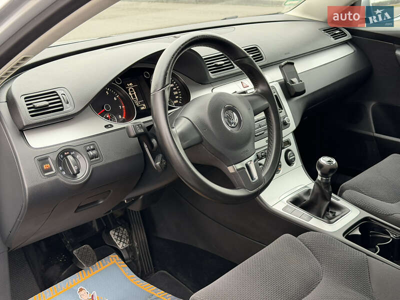 Седан Volkswagen Passat 2009 в Виннице
