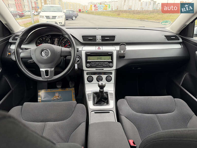 Седан Volkswagen Passat 2009 в Виннице