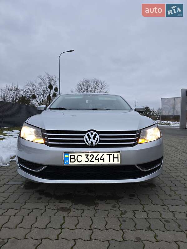 Седан Volkswagen Passat 2012 в Стрые