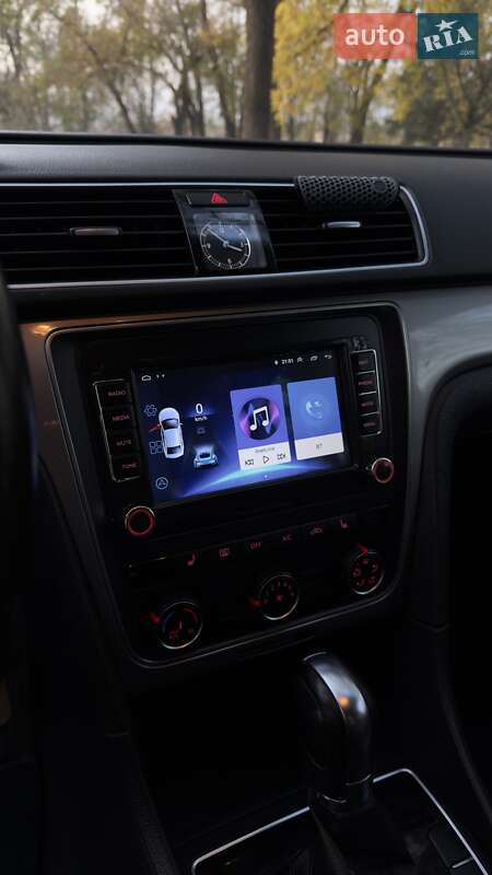 Седан Volkswagen Passat 2013 в Киеве