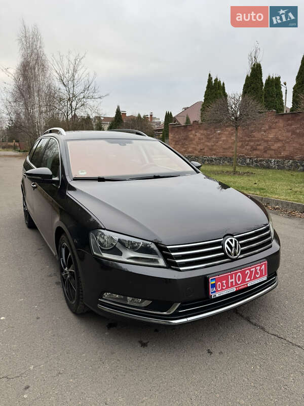 Універсал Volkswagen Passat 2012 в Рівному