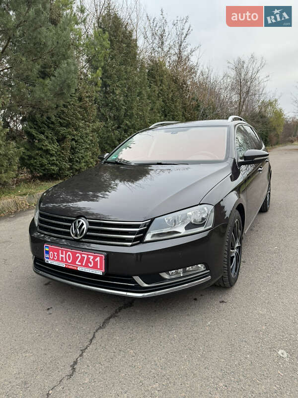 Універсал Volkswagen Passat 2012 в Рівному