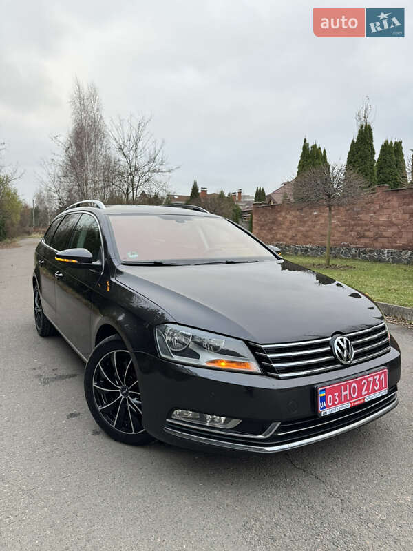 Універсал Volkswagen Passat 2012 в Рівному