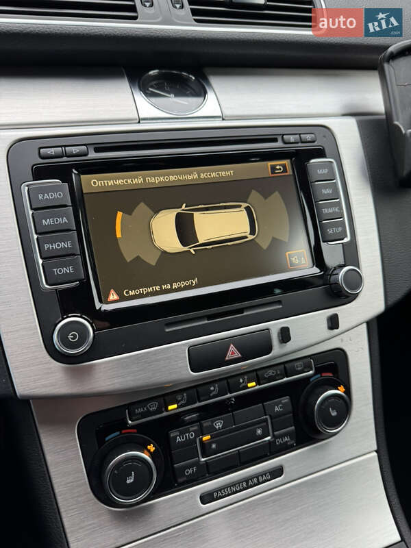 Універсал Volkswagen Passat 2012 в Рівному