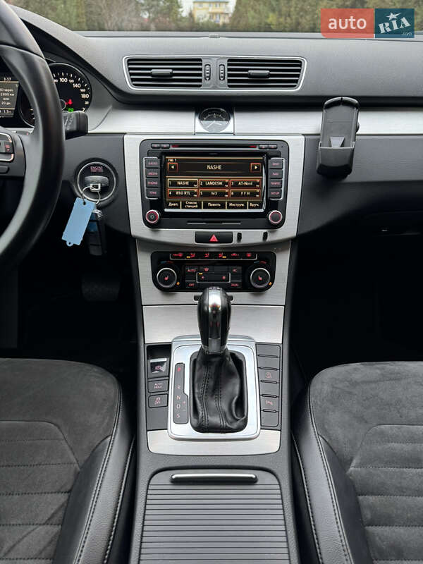 Універсал Volkswagen Passat 2012 в Рівному