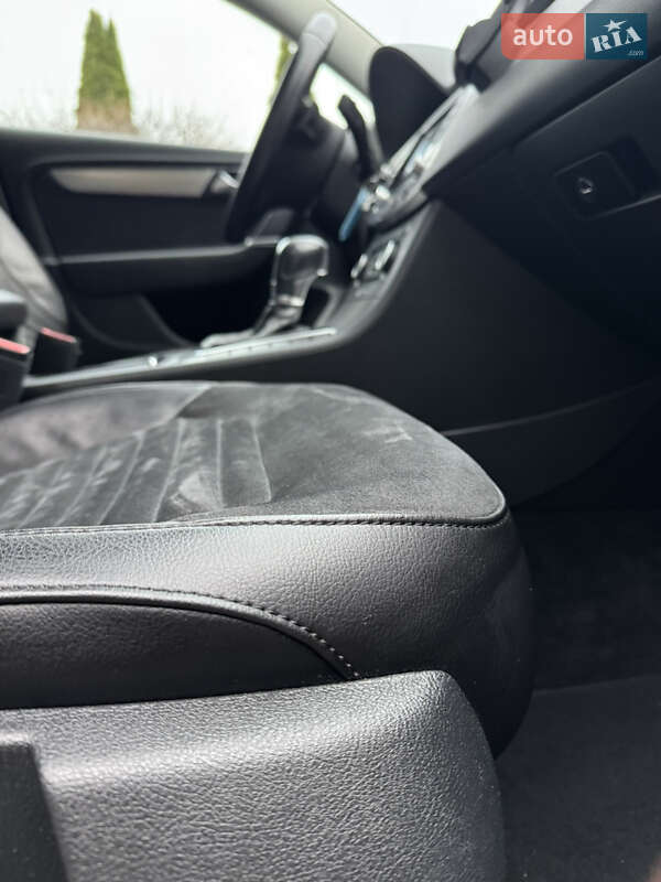 Універсал Volkswagen Passat 2012 в Рівному