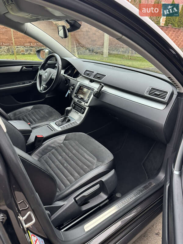 Універсал Volkswagen Passat 2012 в Рівному