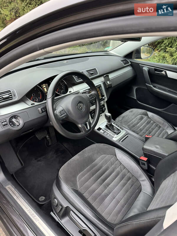 Універсал Volkswagen Passat 2012 в Рівному