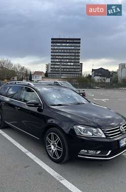 Универсал Volkswagen Passat 2012 в Ивано-Франковске