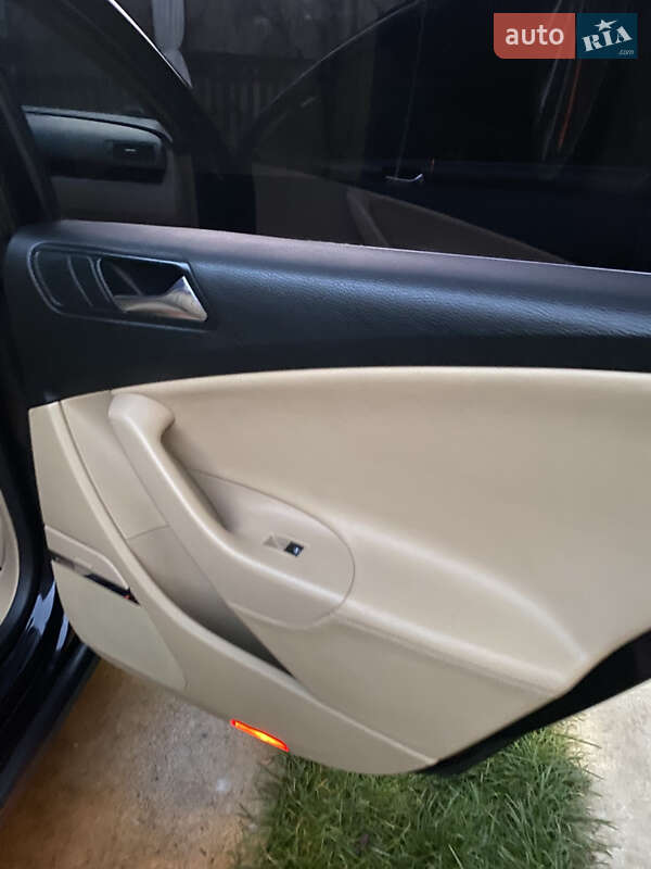 Универсал Volkswagen Passat 2006 в Берегово