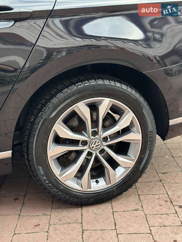 Седан Volkswagen Passat 2016 в Стрые