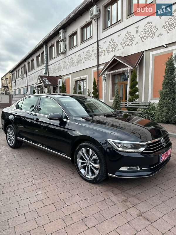 Седан Volkswagen Passat 2016 в Стрые