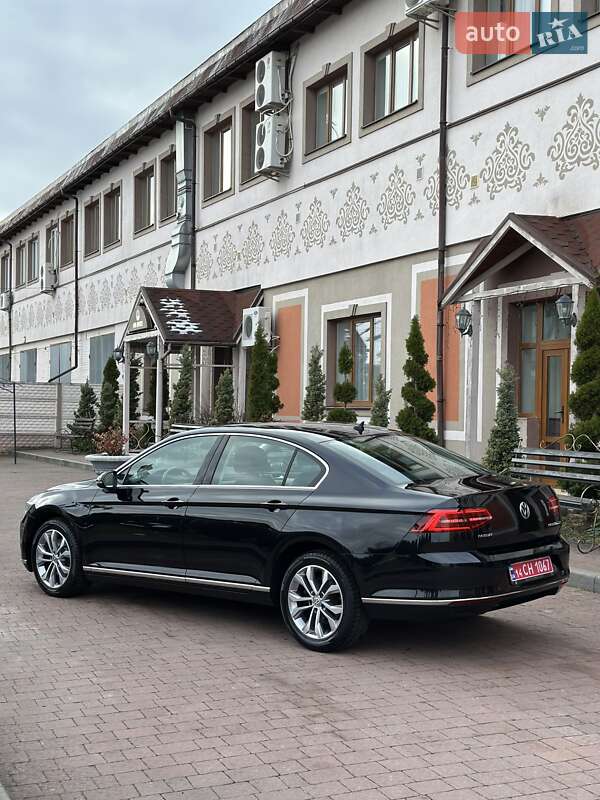 Седан Volkswagen Passat 2016 в Стрые