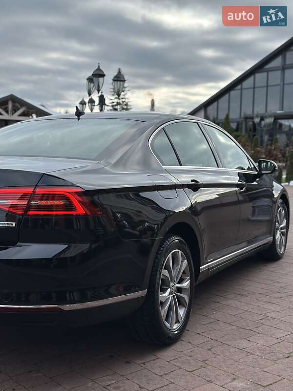 Седан Volkswagen Passat 2016 в Стрые