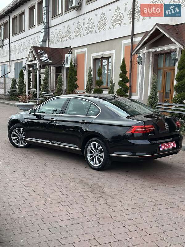 Седан Volkswagen Passat 2016 в Стрые