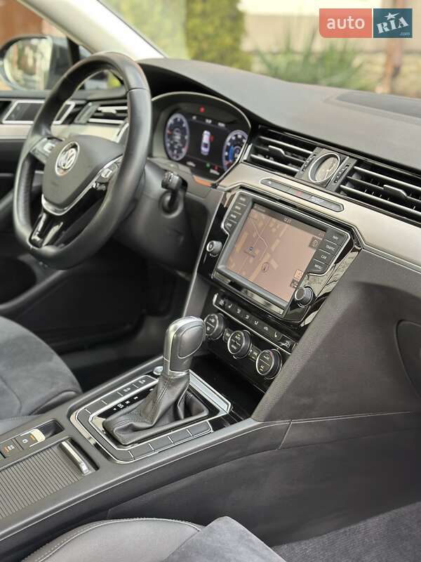 Седан Volkswagen Passat 2016 в Стрые