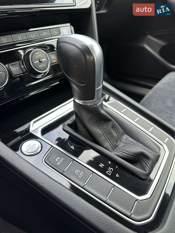 Седан Volkswagen Passat 2016 в Стрые