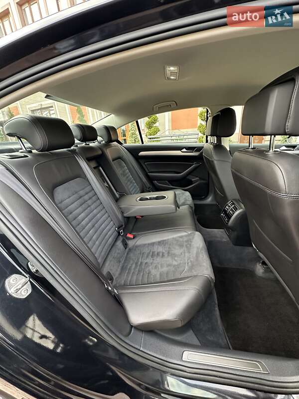 Седан Volkswagen Passat 2016 в Стрые