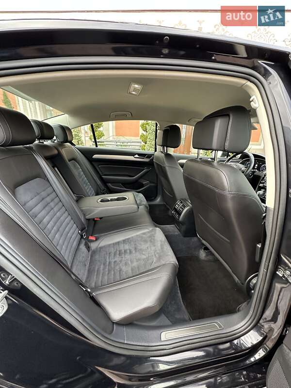 Седан Volkswagen Passat 2016 в Стрые