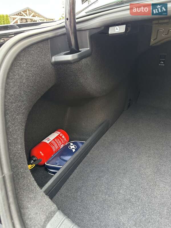 Седан Volkswagen Passat 2016 в Стрые