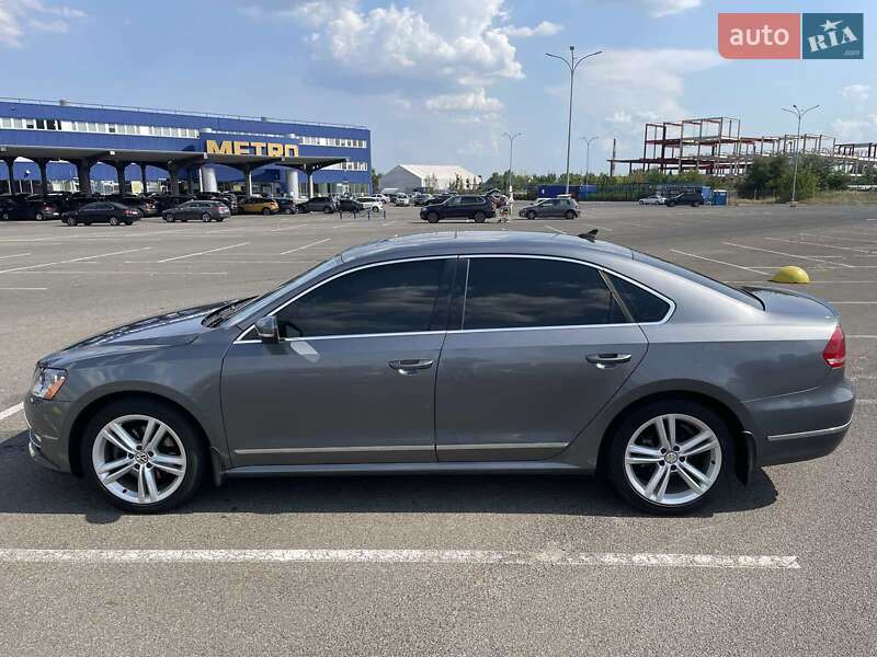 Седан Volkswagen Passat 2013 в Киеве