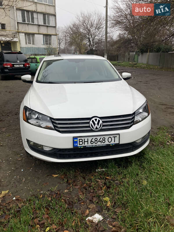 Седан Volkswagen Passat 2013 в Одессе