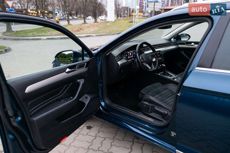 Универсал Volkswagen Passat 2021 в Луцке