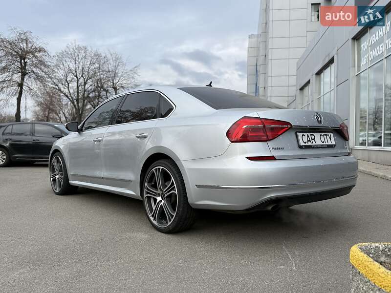 Седан Volkswagen Passat 2016 в Киеве