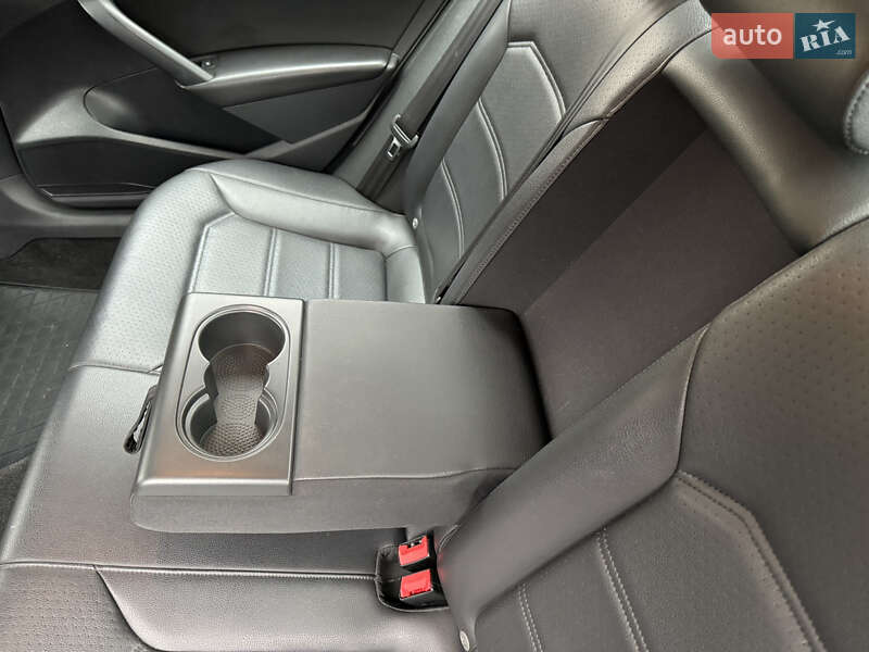 Седан Volkswagen Passat 2015 в Киеве