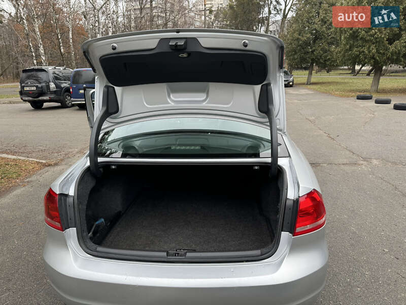 Седан Volkswagen Passat 2015 в Киеве