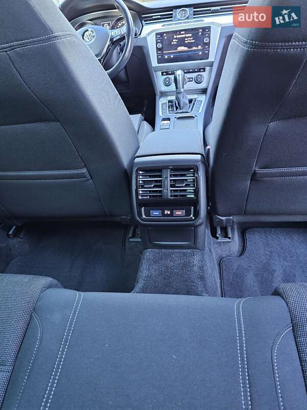 Універсал Volkswagen Passat 2017 в Калуші фото 23 Універсал Volkswagen Passat 2017 в Калуші