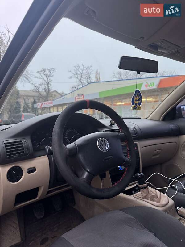 Седан Volkswagen Passat 1996 в Славянске