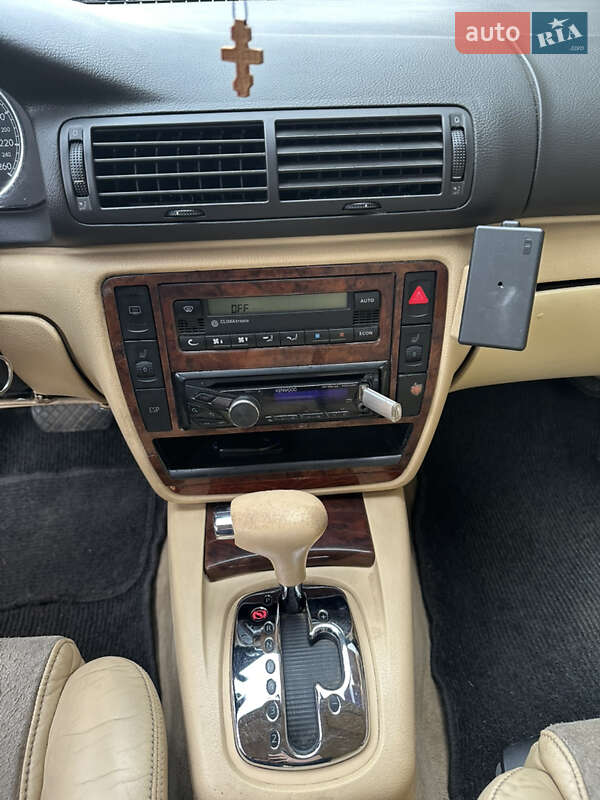 Седан Volkswagen Passat 2003 в Черновцах