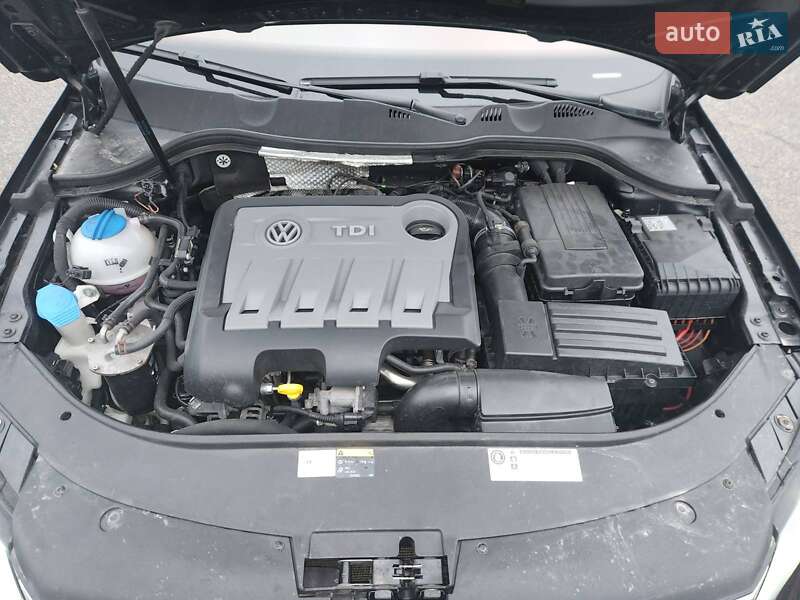 Универсал Volkswagen Passat 2013 в Киеве