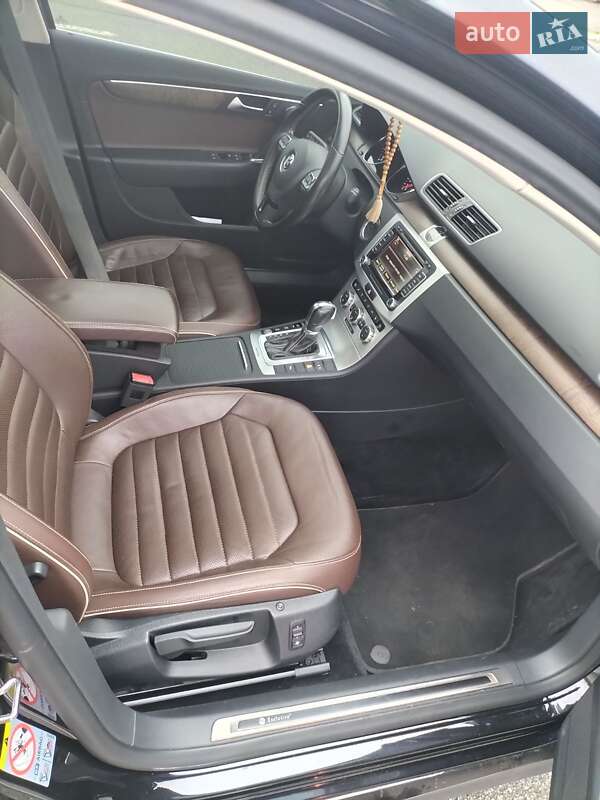 Универсал Volkswagen Passat 2013 в Киеве