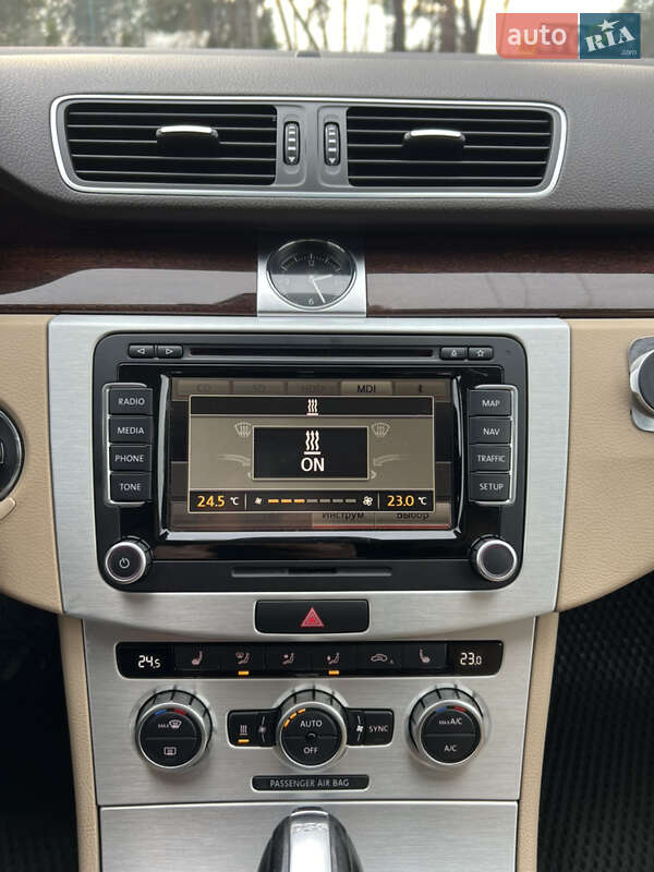 Універсал Volkswagen Passat 2013 в Бродах