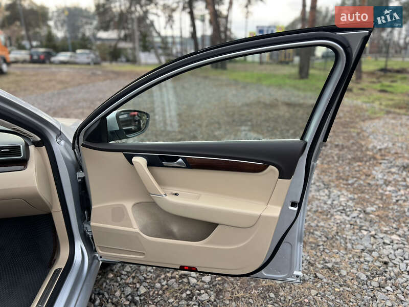 Універсал Volkswagen Passat 2013 в Бродах