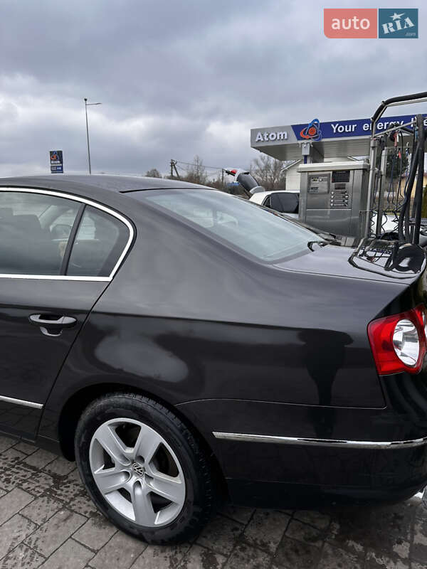 Седан Volkswagen Passat 2005 в Ивано-Франковске
