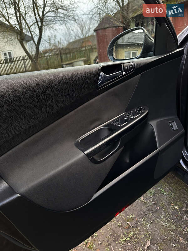 Седан Volkswagen Passat 2005 в Ивано-Франковске