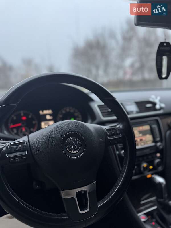 Седан Volkswagen Passat 2014 в Павлограде