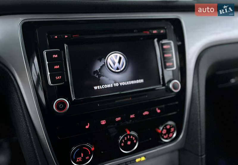 Седан Volkswagen Passat 2012 в Виннице