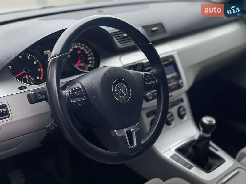 Универсал Volkswagen Passat 2010 в Днепре фото 12 Универсал Volkswagen Passat 2010 в Днепре