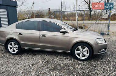 Седан Volkswagen Passat 2011 в Иршаве