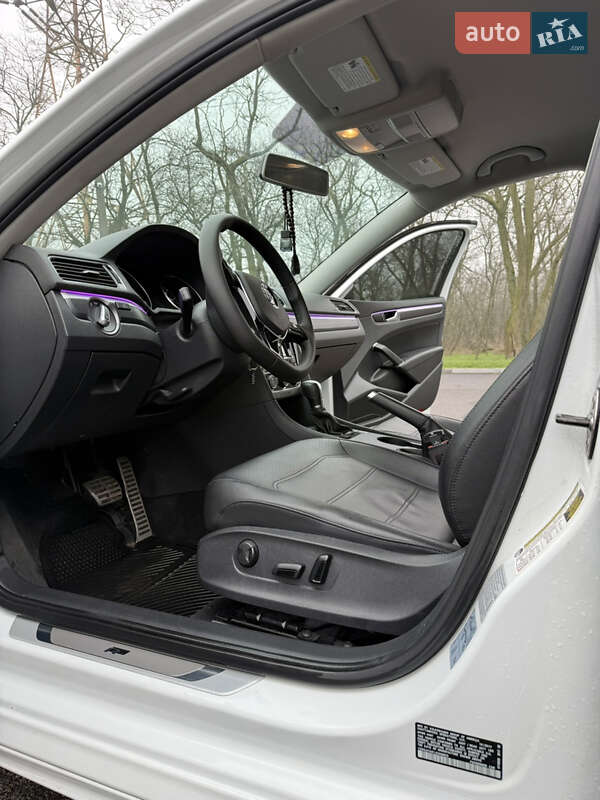 Седан Volkswagen Passat 2017 в Запорожье