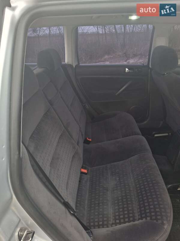 Универсал Volkswagen Passat 2003 в Бердичеве фото 12 Универсал Volkswagen Passat 2003 в Бердичеве