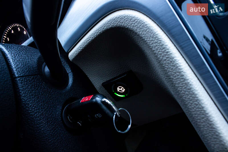 Седан Volkswagen Passat 2013 в Львові